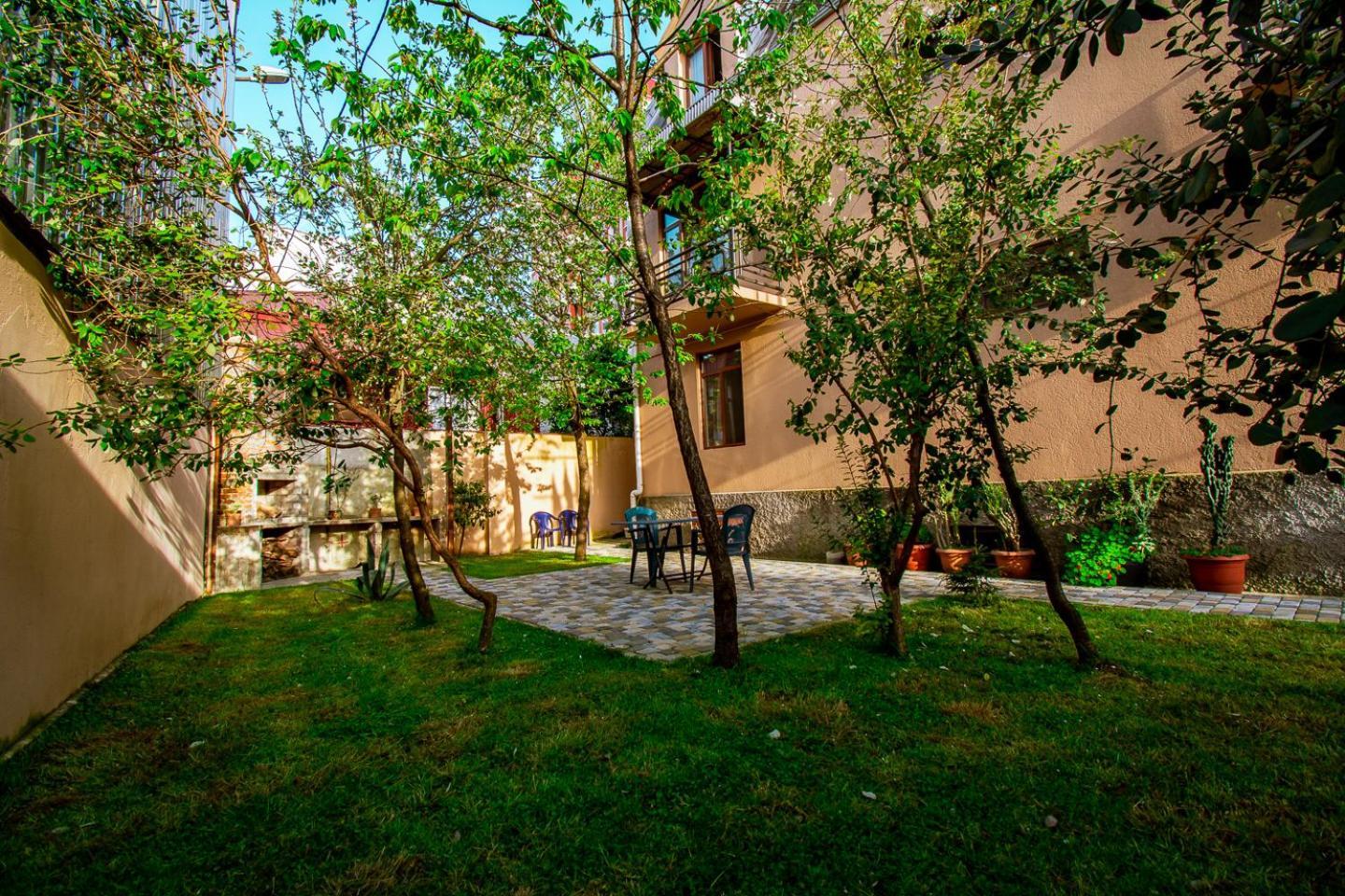 באטומי Nana'S Guesthouse מראה חיצוני תמונה