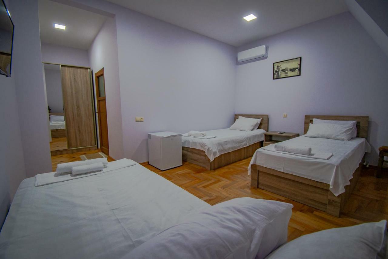 באטומי Nana'S Guesthouse מראה חיצוני תמונה