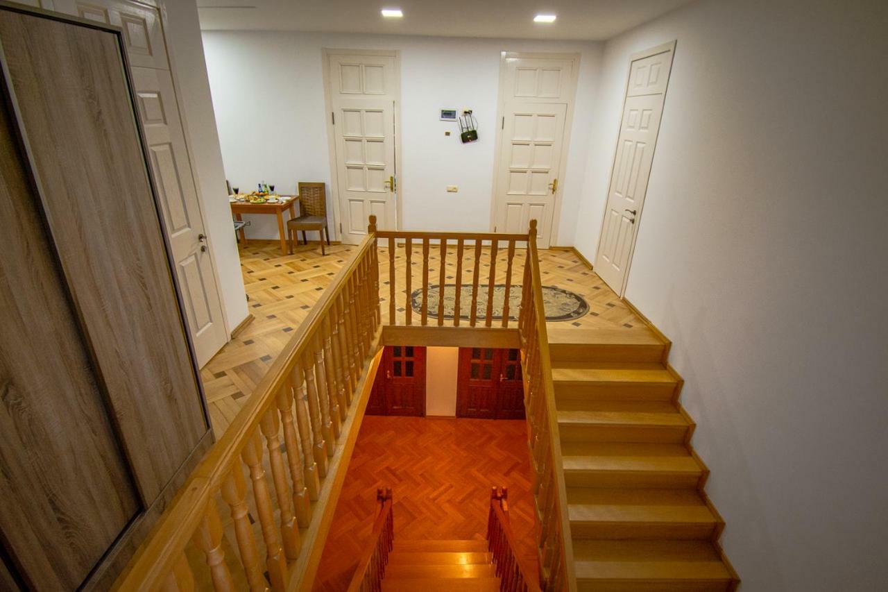 באטומי Nana'S Guesthouse מראה חיצוני תמונה